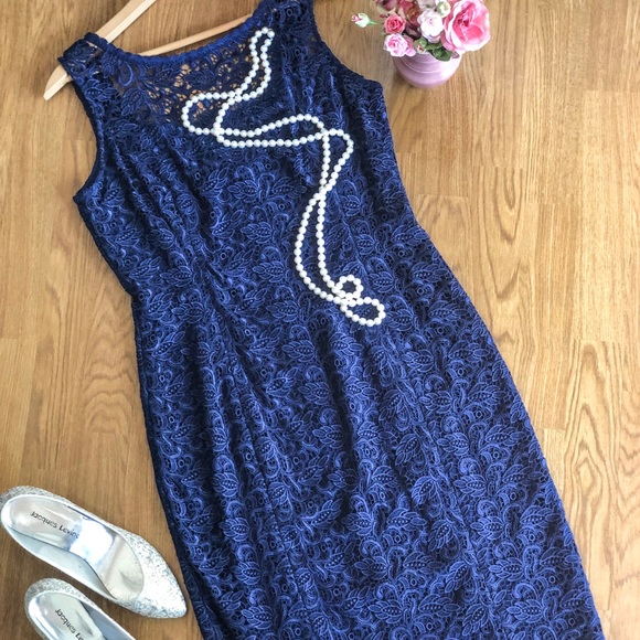 White House Black Market Dresses & Skirts - White House Black Market navy lace cocktail dresss